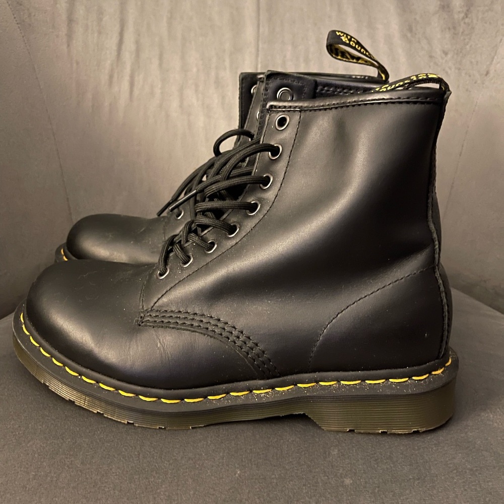Dr. Martens 1460 Boots Men’s Size 7 Women’s Size 8